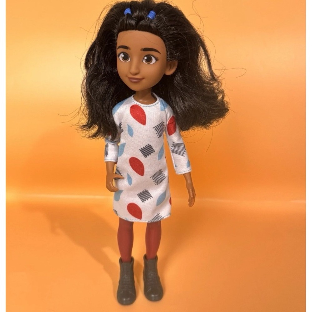 Mattel Karmas World Karma Grant Doll 9.5‎ inch White Red Blue Long Sleeve Toy